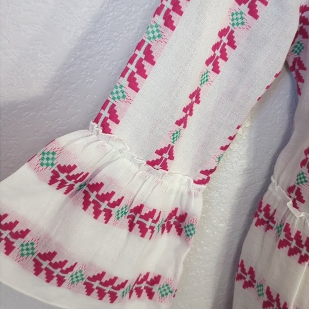 Elan Charli Tiered Dress Size M Split Neck White with Embroidered Pink Arrows - Picture 4 of 6